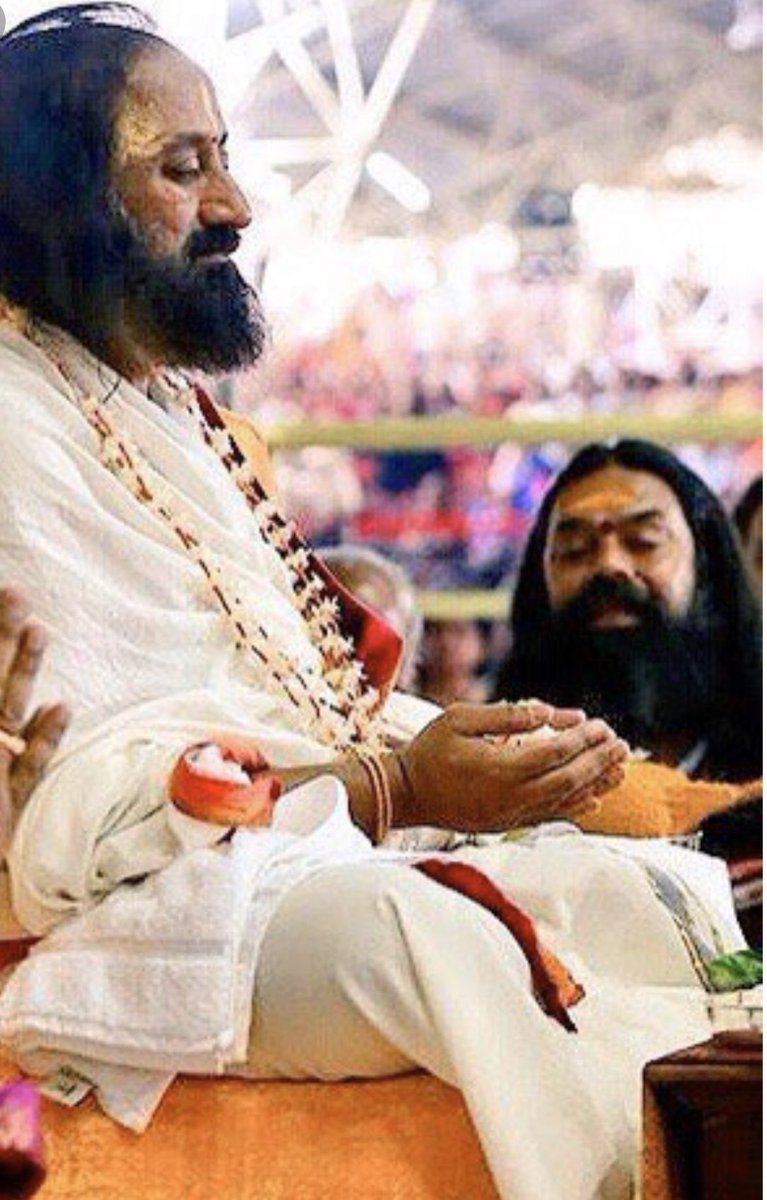 AOLSwamiji's tweet photo. Today RISHI HOMA will be performed @BangaloreAshram in the presence of Gurudev @SriSri Ji #Navratri #Mahanavami ( #Throwback RISHI HOMA Pics ) https://t.co/sK94yM8Alc