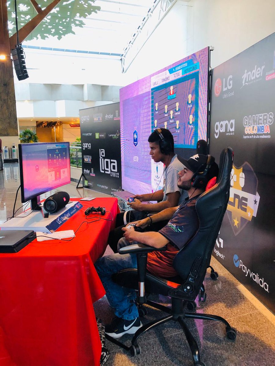 lne_gg's tweet photo. El top de jugadores de #FIFA de Antioquia, reunidos hoy en la primera fecha de la cuarta temporada de #LaLigaEsports
Gracias a @TiendaGamersCo @LaRedGana #lgcolombia @Logitech @Payvalida #proyectarvideo @Gamers_nGeeks y al @INDERMEDELLIN por el apoyo.
#Esports #FIFA20 https://t.co/5cEprCpTbh