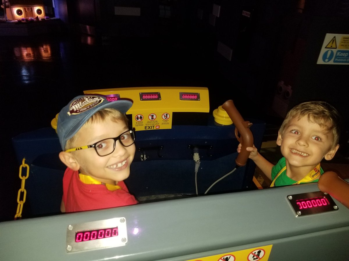 NiDiAcHmTz's tweet image. Let get it started!!!!
#fallvacations
#legolanddiscoverycenter