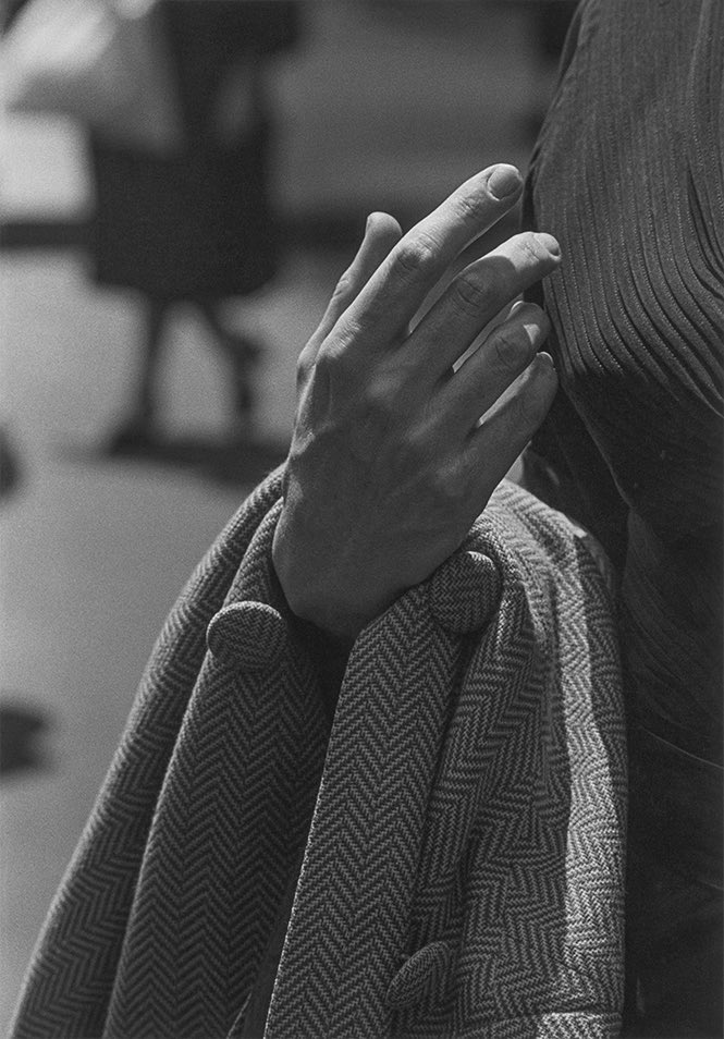 TriebeHolly's tweet photo. Truly a beautiful collection of #RoyDeCarava’s work is on display at  the #DavidZwirner gallery. It is so incredibly inspiring for any photographer. 

For more info visit: https://t.co/2PLJcawAE6 https://t.co/ZJYGUqi7tc