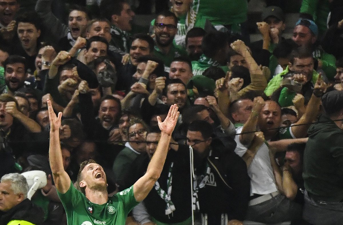 EuropaLeague's tweet image. Few things better than a last-minute derby winner ... Right, St-Étienne? 👏👏

#UEL