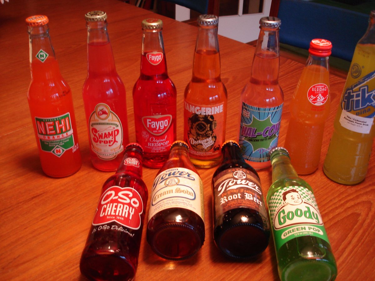 KulPop's tweet image. Nice selection of soda pop to try from my recent travels, includes a new favourite from Turkey @UludagIcecek Orange pop - @faygo @GarrisonBrewing 's Dockyard Soda and @TowerRootBeer from Boston.