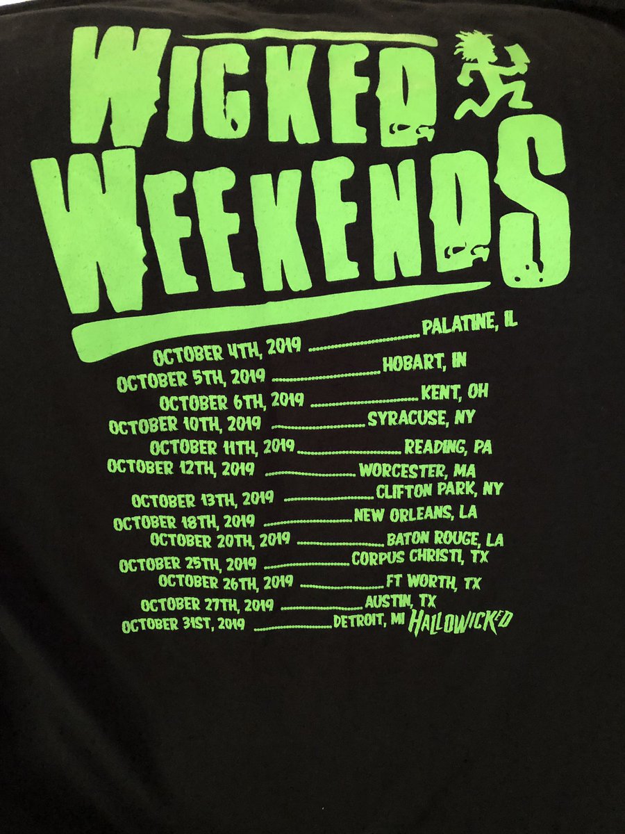 BobeBlaze219's tweet image. Copped one of the two new @ouijv shirts that dropped on the #WickedWeekendsTour get em while you can!
