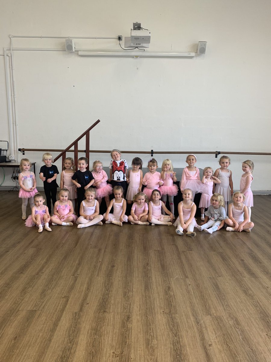 antheaking2's tweet photo. A relaxed photo of our Little Ballerinas and Budding Hero Dancers #eyfs #eydn #preschooldance #parentandchildclass https://t.co/2xwtDoyM9L