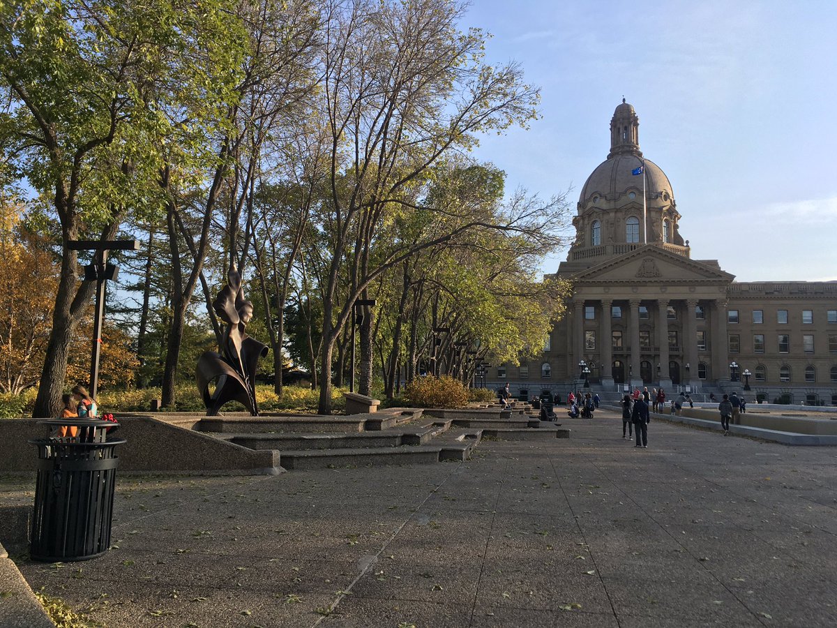 Because #yeg was just too perfect not to go for a run today! #yegrun #yegdt #ableg