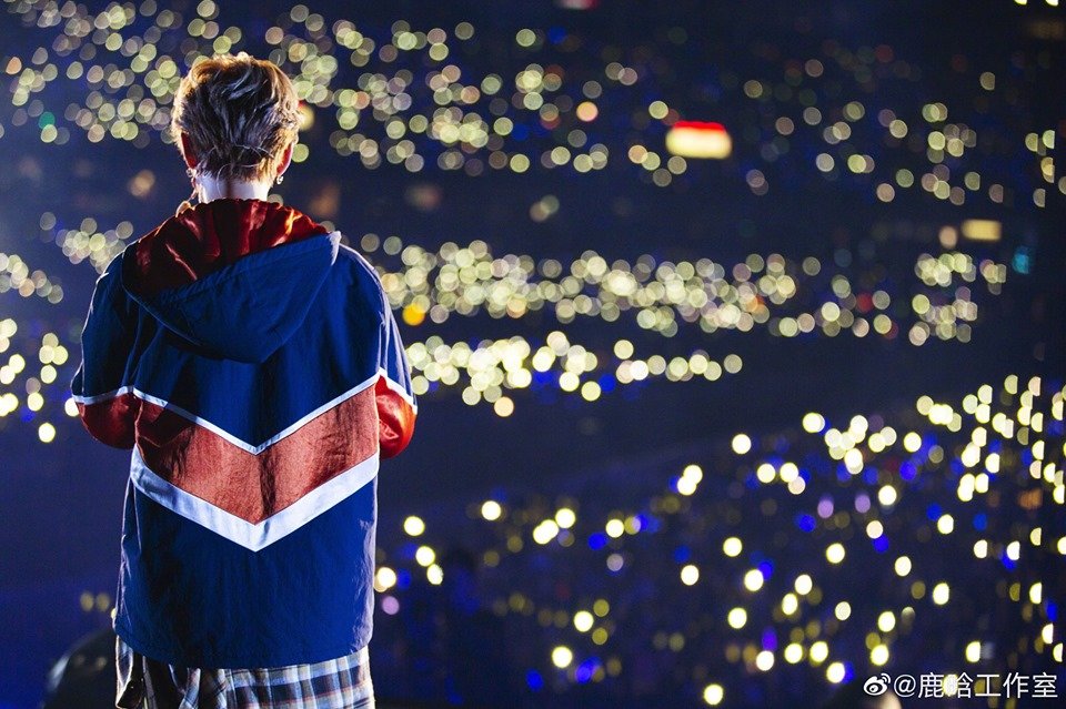 LuHan_Colombia's tweet photo. [WEIBO] 191006 Actualización del Estudio de #LuHan en weibo con #LuHanREX

"Una historia que comienza desde el primer sueño, las mil estrellas en el cielo brillan por ti LuHan"

Cr.鹿晗工作室
LUHAN COLOMBIA
BaoziHan 🎃 https://t.co/qrOWTxiddX