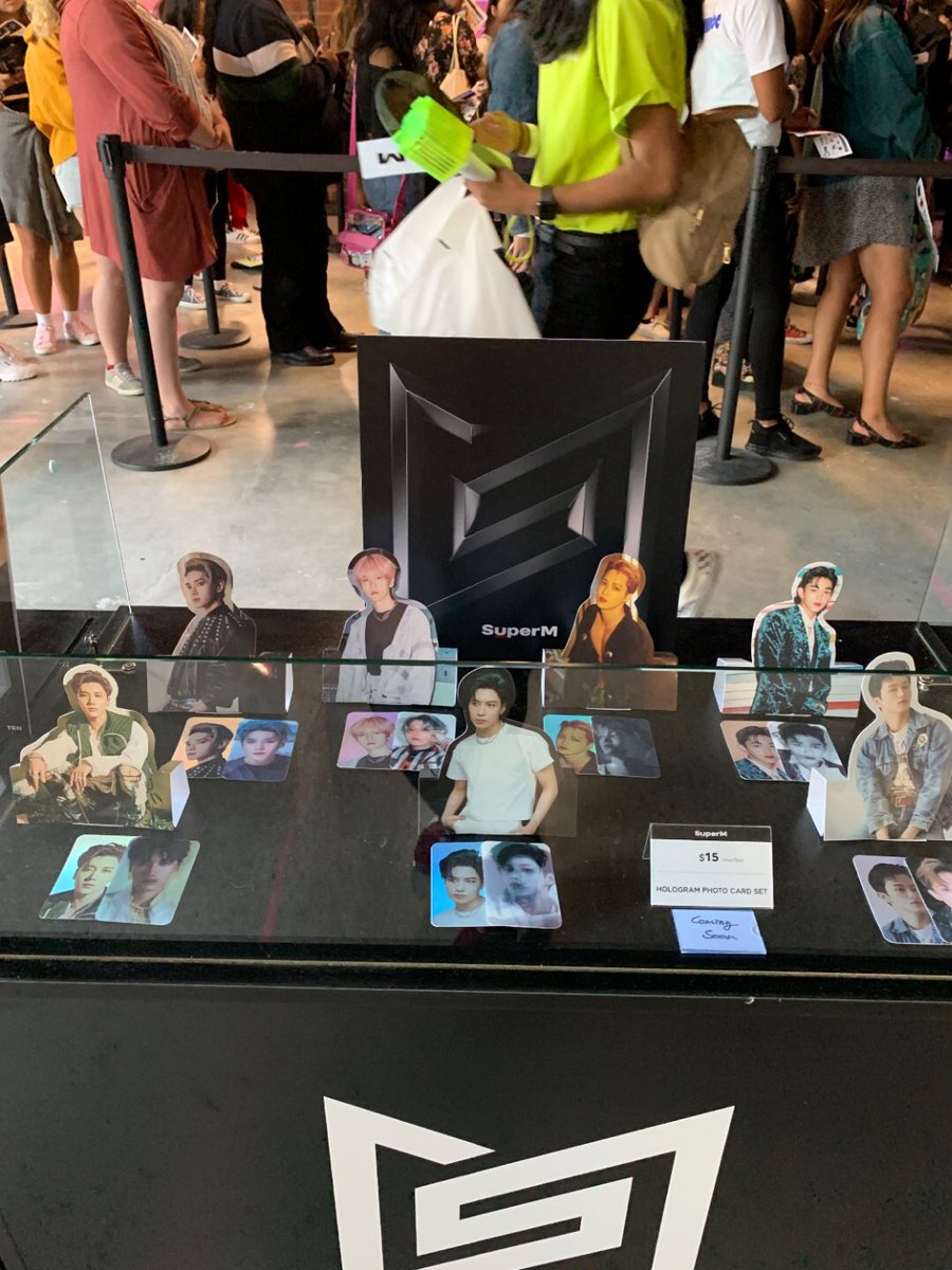 Members had a great time visiting #SuperM_HOLLYWOOD_POP_UP on the opening day! 
Please come and enjoy it as much as you like tomorrow as well! 😎

📌7080 HOLLYWOOD BLVD. LA, U.S.A. /10.6 SUN~ 10.13 SUN/12PM~8PM

#SuperM  #WeAreTheFuture  #SuperMtheFuture  #SuperM_Jopping