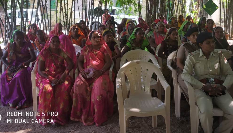 On Occasion of Wildlife Week celebration-2019, a Seminar on "Role of Women in Wildlife Conservation" was organised in Jambughoda Sanctuary. Participants were from local communities, EDC members
<a href="/CMOGuj/">CMO Gujarat</a> , <a href="/forest_gujarat/">GujaratForest</a> , <a href="/HoffPccf/">PCCF & HoFF, Gujarat State</a> , <a href="/PccfWildlife/">PCCF Wildlife</a> , <a href="/CfWildlife/">CFWildlifeVadodara</a>