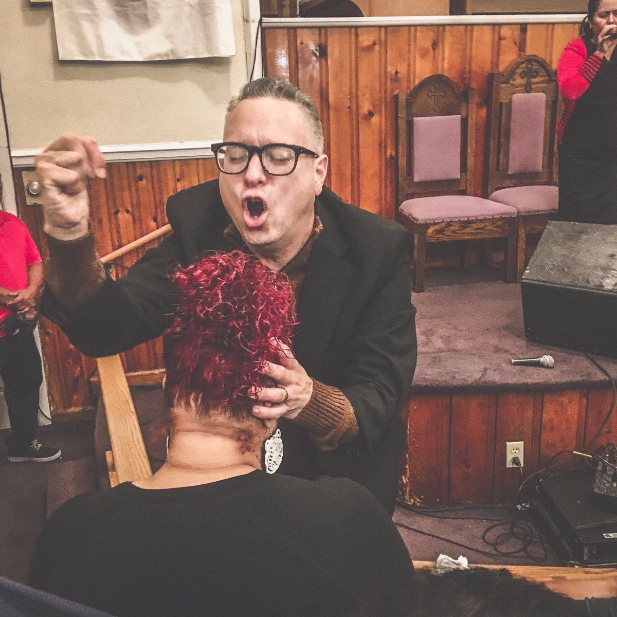 BishopJMachado's tweet image. Ministrando en Casa de Dios bajo su Gloria, nos gozamos!!
#DecididosTour #MinistryLife 🔥