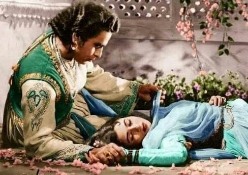 Hamza_islamm's tweet photo. اٹھو انارکلی...!!!  امیر نے اجازت دے دی ھے
😂🤭

#شق_نمبر6 https://t.co/sYW70bNB1e