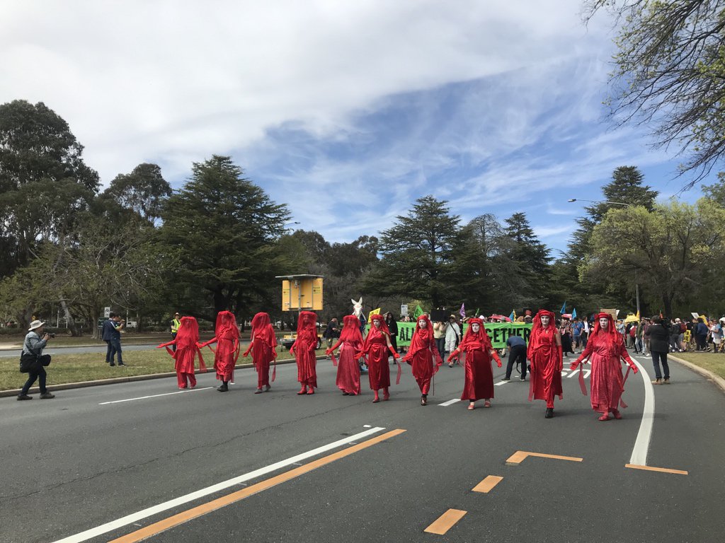 Aitch_El's tweet image. Starting the #SpringRebellion in Canberra!
Woo hoo!
#XRACT #ExtinctionRebellion 
@XRebellionAus