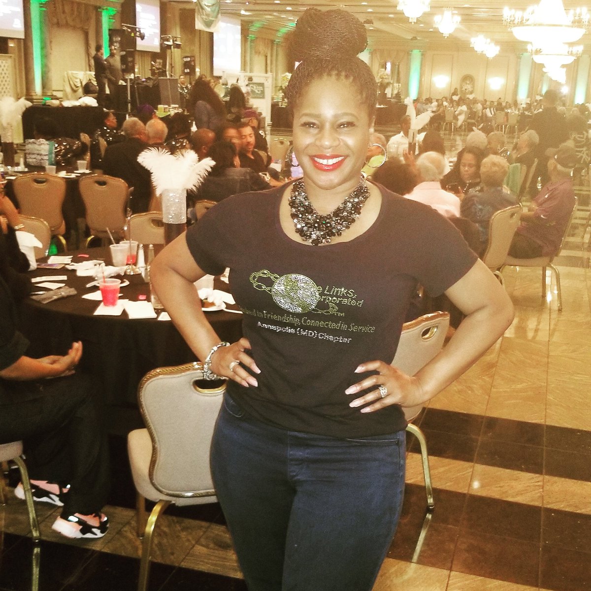 MadisonDonovan's tweet photo. So pleased to have been hosted by my LS, Judy, and able to support the #PRCLinks at the 10th Annual Denim & Diamonds Bull Roast. I was brought to tears at the Dr. Allison Riddle Fletcher mega raffle table. Awesome time with Link Sisters, Sorors, JJMoms & friends! πππππππ https://t.co/zgmpWSJa7M