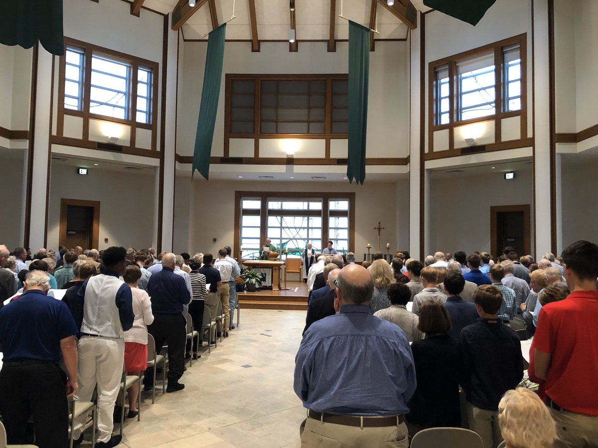 stxinfo's tweet photo. More than four hundred people attended our freshmen grandparent Mass and brunch this morning. #Classof2023 #LongBlueLine https://t.co/qtWD2XV57M