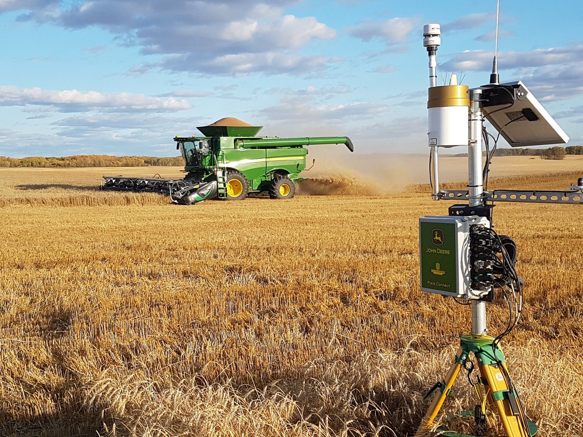 GrantMichelson's tweet photo. Harvesting our #Viewfield wheat and around the probe @CropIntel is bang on, overall this what is running fantastic and visually looks good @FPGenetics @CordonGeisam @rhutchsce @bmandziak https://t.co/ftcyG3eHrz