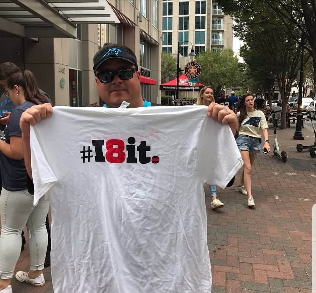 BeaverQ17's tweet photo. @AmerBurgerCo 
#I8it
Thanks for the awesome burger and tshirt!! https://t.co/UYW6uTXlbR