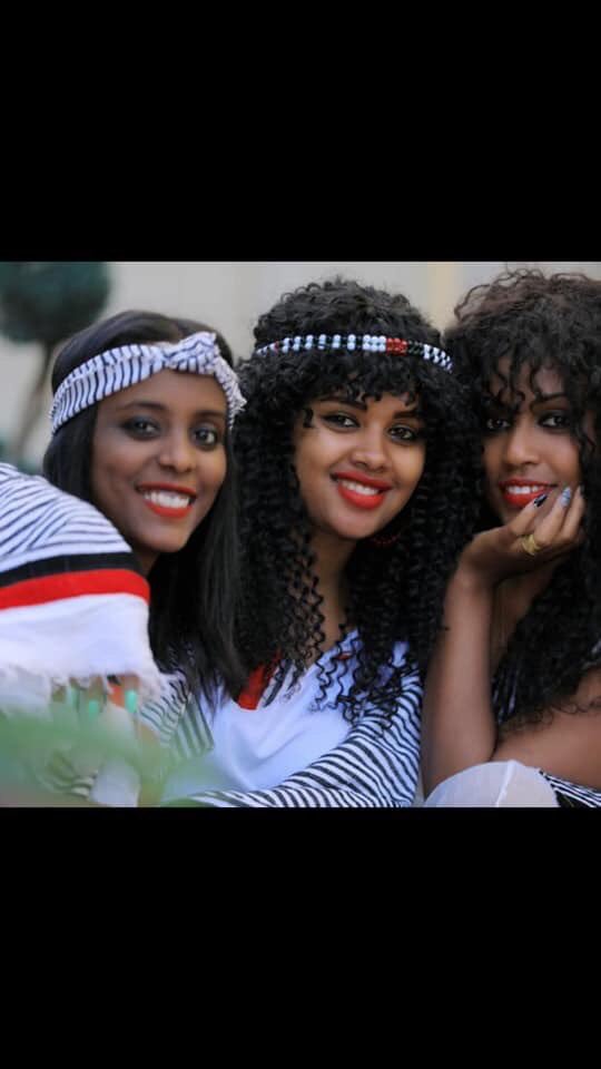 AbaaBoraa's tweet photo. The face of #Oromummaa #Oromo 
#Irreecha2019 #Irreechaa2019
#Hora_Finfinnee #Hora_Harsadee #Oromia #Ethiopia 

🇪🇹🇪🇹🇪🇹
⚫️🔴⚪️
❤️💚❤️ https://t.co/j6KCw9qGa2