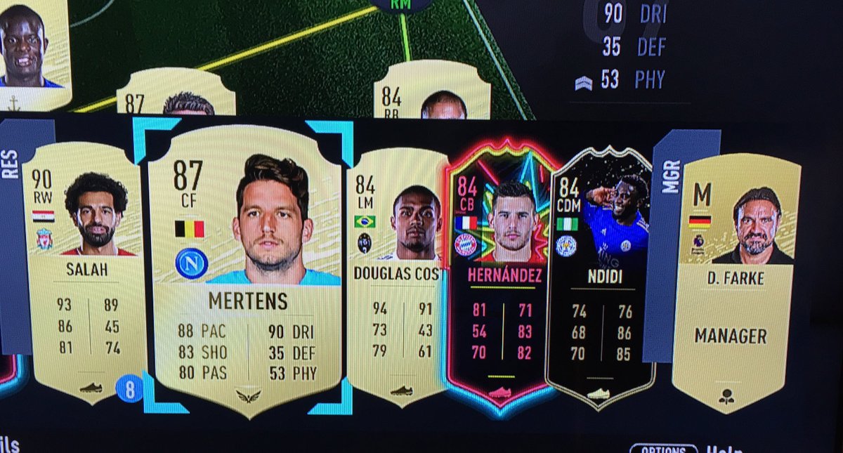 mrvix246's tweet photo. Just opened a few packs I had waiting on my #FIFA20 #ultimateteam... They were the best players I got from the packs🤩 not bad at all😉 https://t.co/TiCTSeHeeN