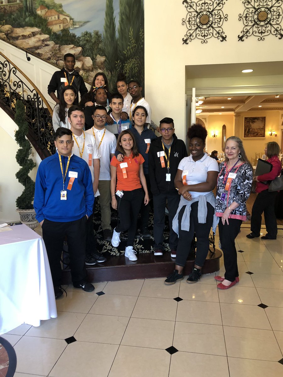 RFranklin__'s tweet photo. Celebrating Disability Employment Awareness Month, #IDDCouncil honored businesses at “Celebrating YOU!” Employer Recognition Luncheon. So proud of @EvermanHS_EISD CCTP class who served at this event; and @LongoriasBBQ1 who was honored! #eisdstayconnected #EISDTransition https://t.co/mIsnw1iiUv