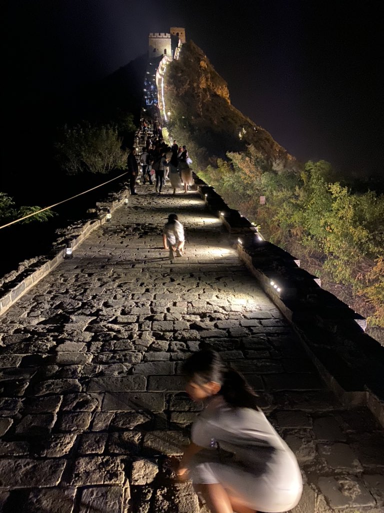 melodymjiang's tweet photo. I have to admit the iPhone 11 Pro Max camera is such an upgrade. What normally would be a pitch-black photo turned out super nice. On the Great Wall of China in Simatai at night without any filter or camera flash. #shotoniphone https://t.co/1UgUurzF2Y
