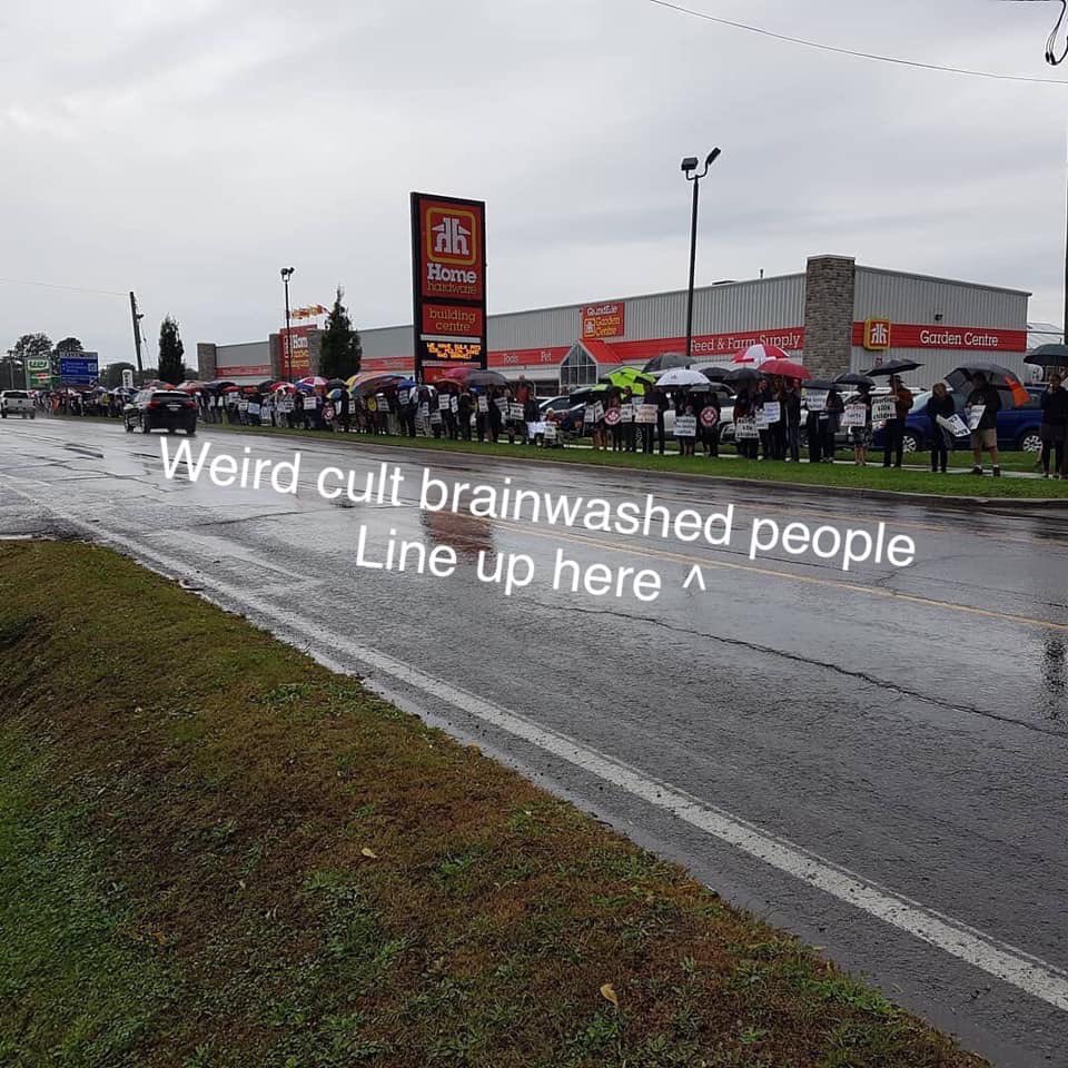 Meanwhile in Dunnville the forced birthers were out. #choicechain #mybodymychoice #elxn43   #abortioncareishealthcare #haldimandnorfolk #haldimandcounty #dunnville