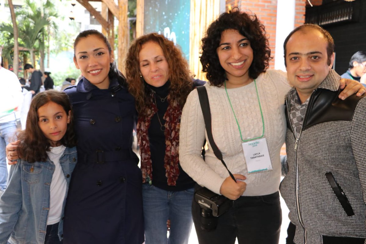 Adriana1989sa's tweet photo. ¡Hoy en #SantaCruz entregamos los premios a los ganadores y ganadoras del #HackBo!
Ahora, nuestro país es un lugar donde las innovaciones en tecnología tienen espacio para la juventud y donde los sueños se cumplen.
¡En otras palabras ahora tenemos un #FuturoSeguro! https://t.co/Rq6AFnDzV7