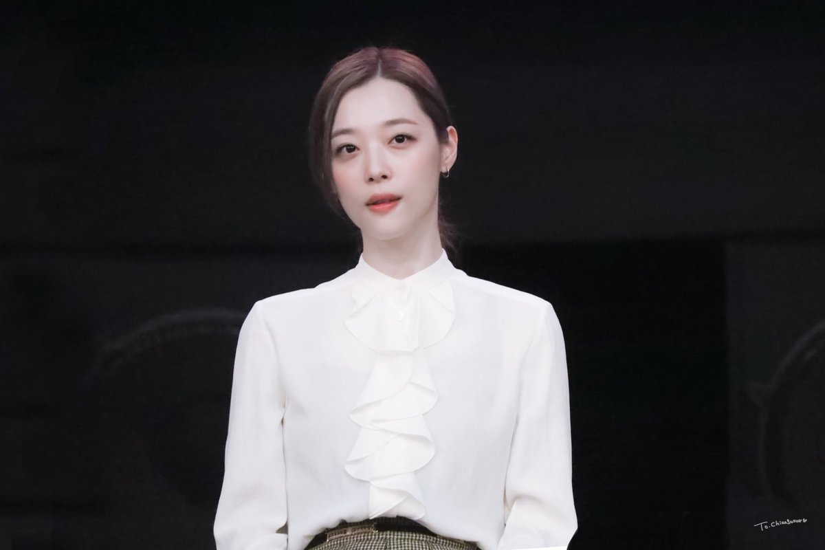 ChinaSulluv's tweet photo. 191005 영화<메기> 4P

#설러 #설리가진리 #최진리 #Sulli https://t.co/zKXtVkrWBD