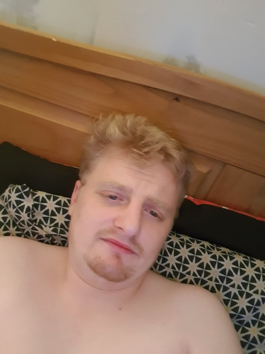 When the week is shit no money no work but ur true friends are thre to help get you pissd