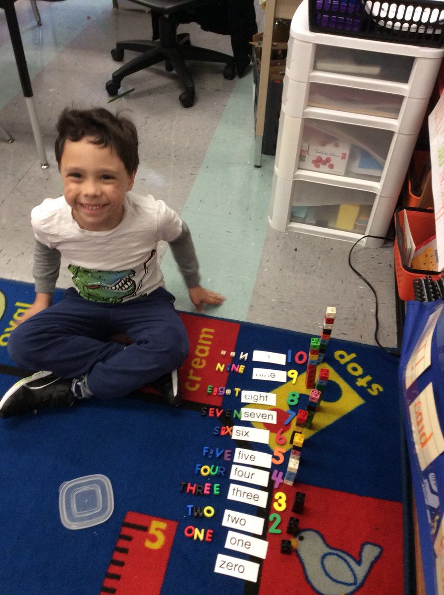 gr1DAgostini's tweet image. They really enjoyed this math activity! #joyfulmath #proud #smiles #focused #handsonlearning #manipulatives  @MsAwender @GlenwoodGriffin