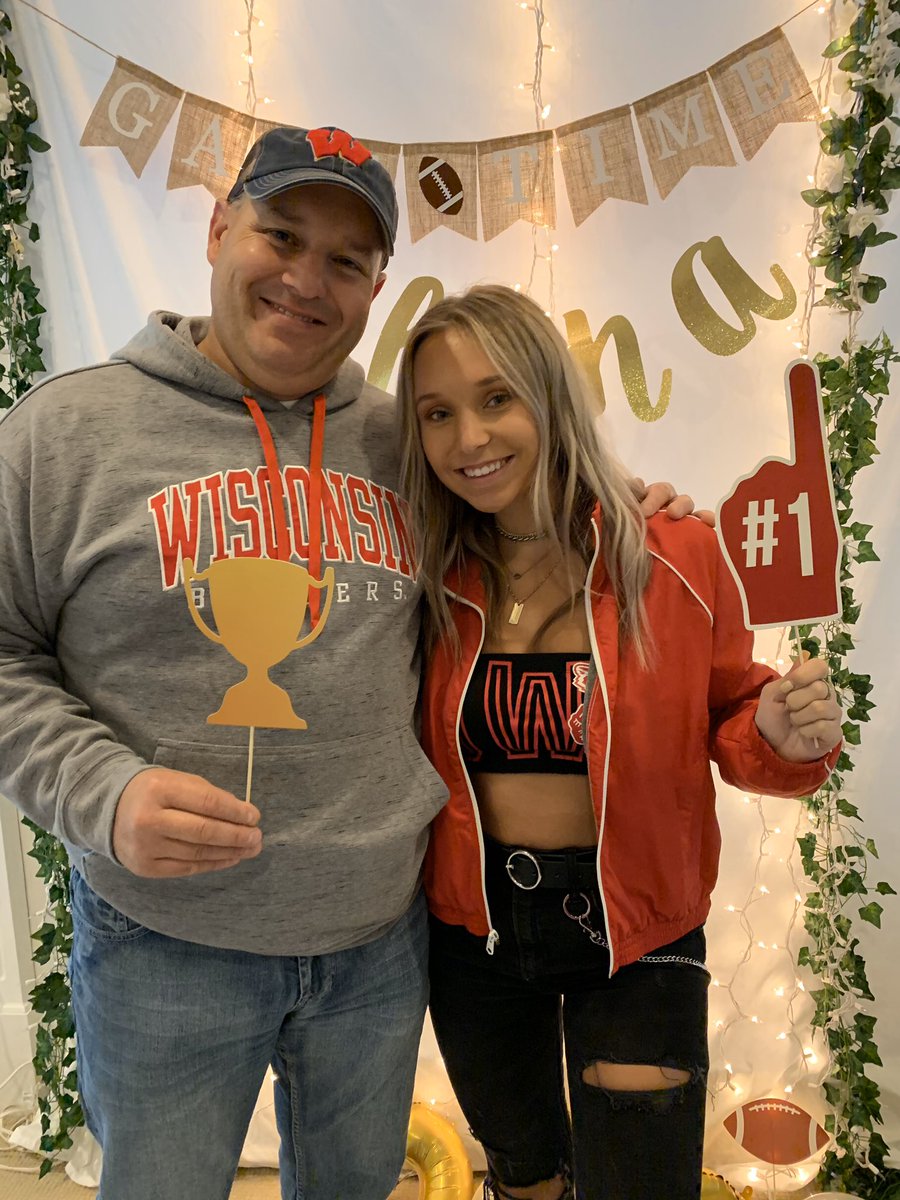 Alpha Phi Wisconsin tweet media