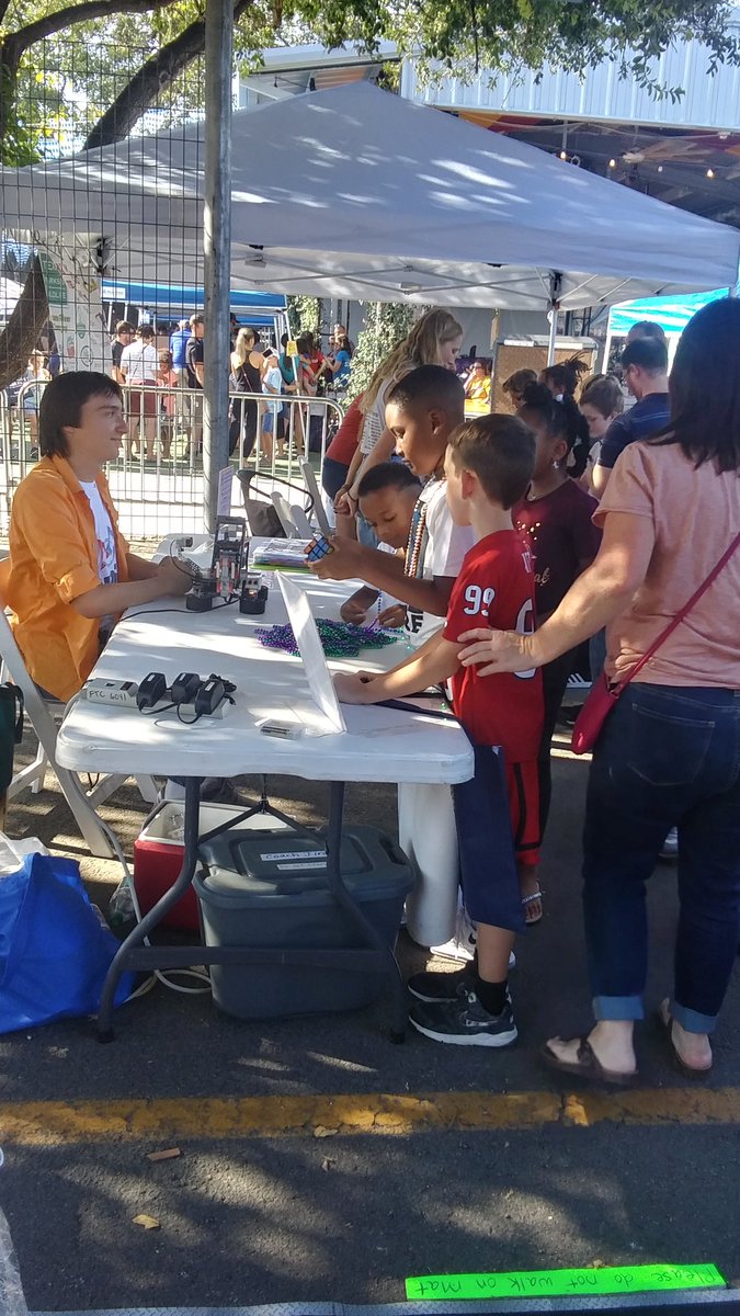 RoboticsFun's tweet image. Had fun sharing robots like the #mindcub3r at @NBScienceEd, thanks for a great event!