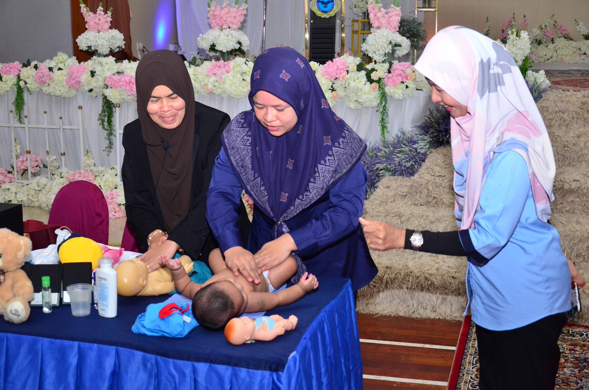 Tudm Twitterren Kursus Pengenalan Asuhan Bayi Dan Kanak Kanak Peringkat Zon Timur Telah Diadakan Di Pangkalan Udara Gong Kedak Bertujuan Untuk Memberi Pendedahan Kepada Isteri Anggota Supaya Dapat Menjadikan Bidang Ini Sebagai Satu