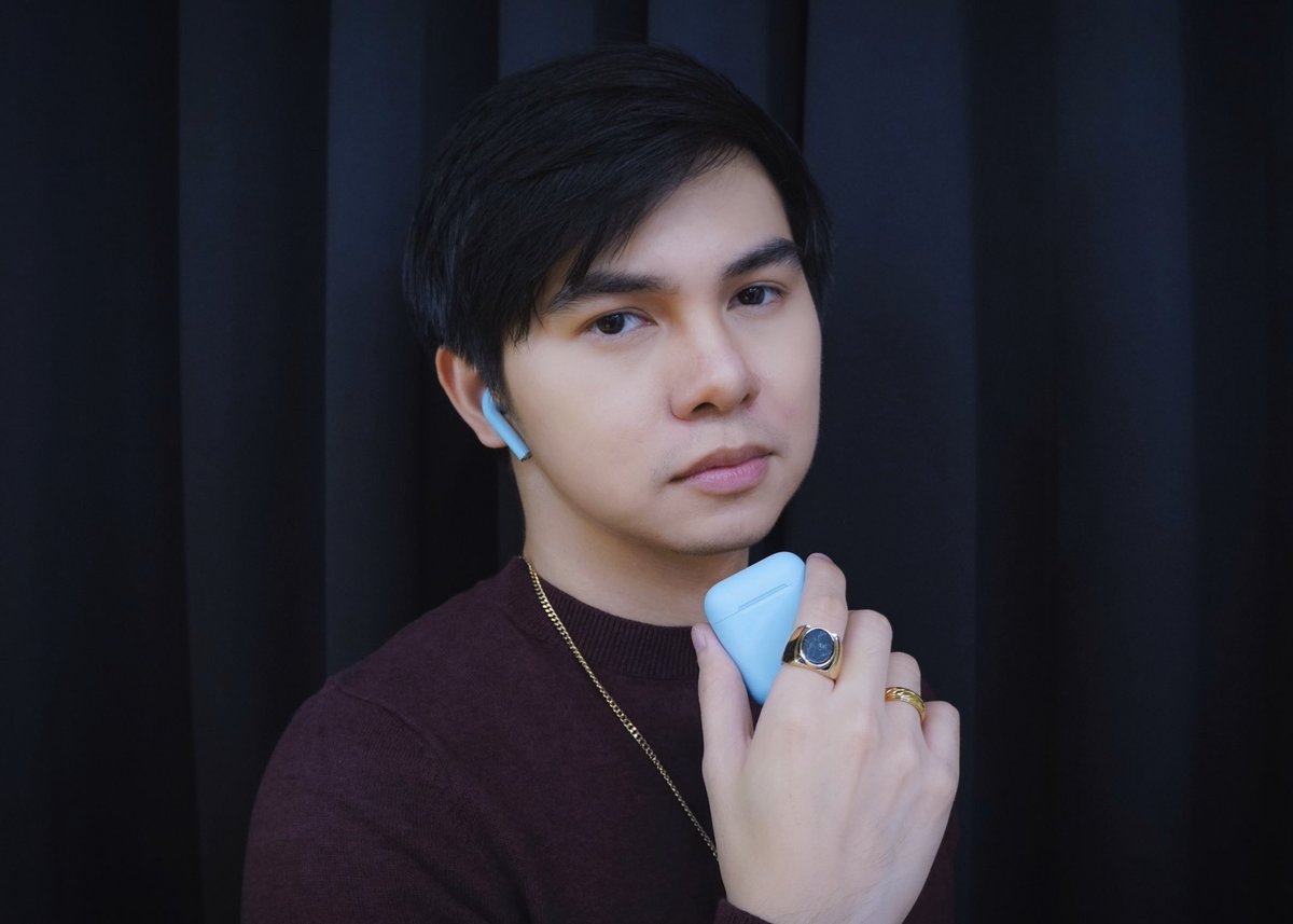 JaceRoque_'s tweet image. Listening to my new single #LOVE using my new favorite Pastel Dreams Powder Blue Earbuds from Dash PH! 😍
smarturl.it/JRLOVESpotify

Check out the Pastel Dreams Earbuds Collection on their Facebook Page and Instagram Store 👇🏻
facebook.com/dashphonline/
instagram.com/dashph_online

#DashPH