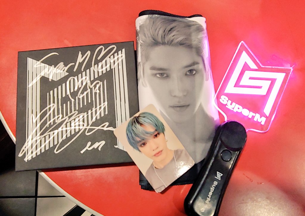 OGJustinSeagull's tweet photo. I GOT TAEYONG AT THE BARNES & NOBLE FAN SIGN & ALSO PULLED HIM! HE ASKED HOW I WAS DOING AND I SAID GREAT HOW ARE YOU! HE SAID I AM VERY EXCITED TO BE HERE! WE TALKED FOR A BIT AND I SAID I LOVE YOU AND YOU GOT THIS!
@superm #SuperM #SUPERMSHOWCASE #SUPERMINLA #SUPERM_US_FANSIGN https://t.co/i3NIJXM0AB