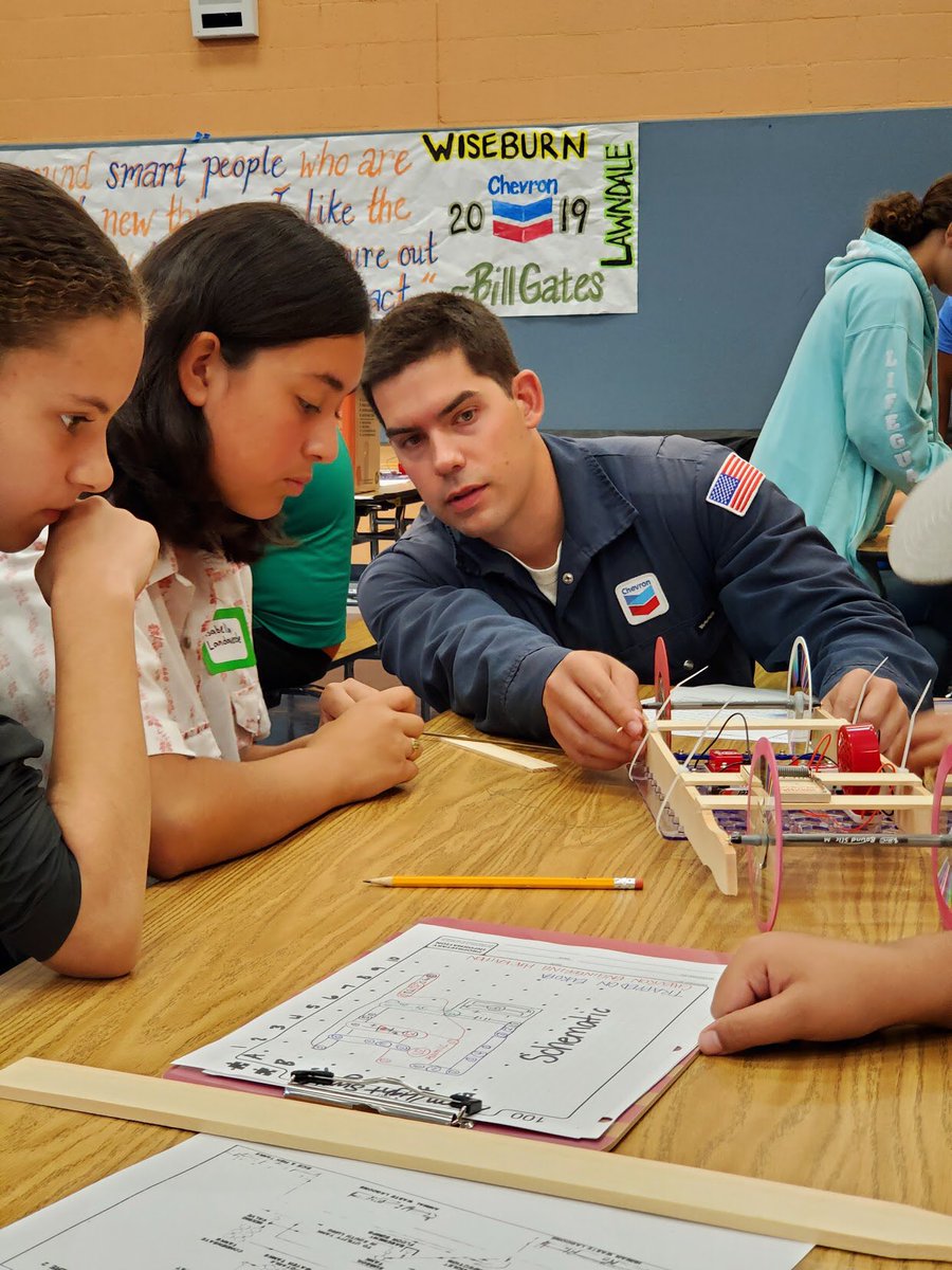 adeseriere's tweet photo. Wiseburn Engineering Hackathon connects Chevron pros w/ eager STEM students solving real world challenges.  Thanks Chevron, DVS Team 4201 &amp; WEF Volunteers!  Awesome work speakers, Karen Ekeruche, Lily Craig and Lori Chee!  @Chevron @ChevronSTEMZone @UCLANSBE @WiseburnUSD @UCLA https://t.co/9VskIeQUsa