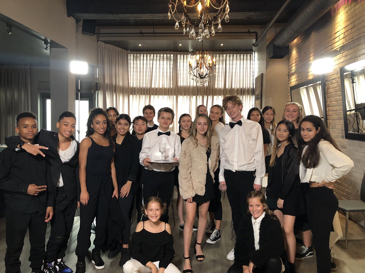 capri_everitt's tweet image. Shot my new music video today for #GirlStandUp 🎤🎶 #funkanometry #brixrestaurant