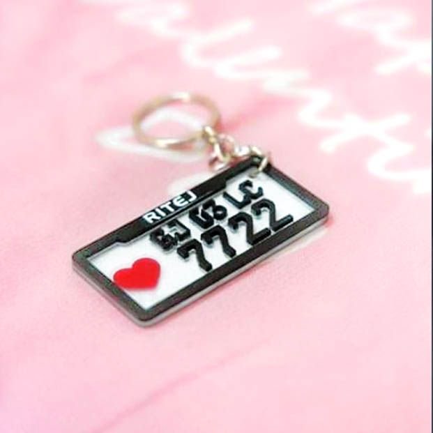 Fotovilla2's tweet photo. 🔥 Make the Key Look Cool! 🏍️
Shop Now ➡️ https://t.co/6inrw670il ⬅️
Keychains with bike/car number on it. 💕
Perfect bike/car keychain for affordable rates! 🔥 
✔️ Free Shipping  ✔️ Premium Quality https://t.co/kUUcEE7yPI