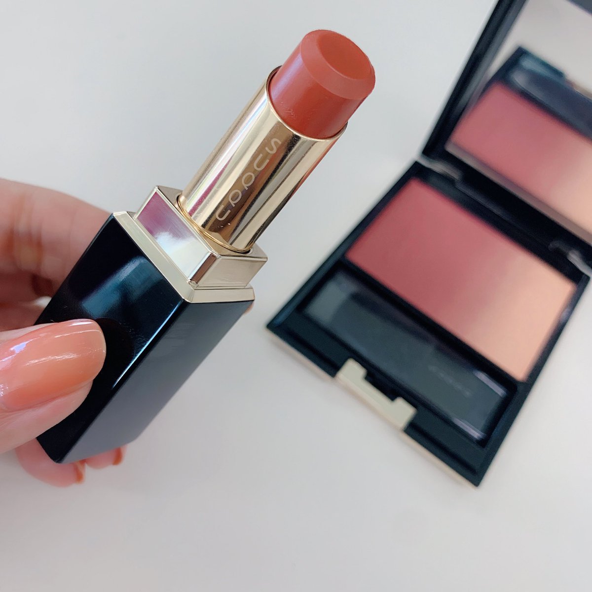 阪急限定のSUQQU モイスチャー リッチ リップスティック114 焦飴