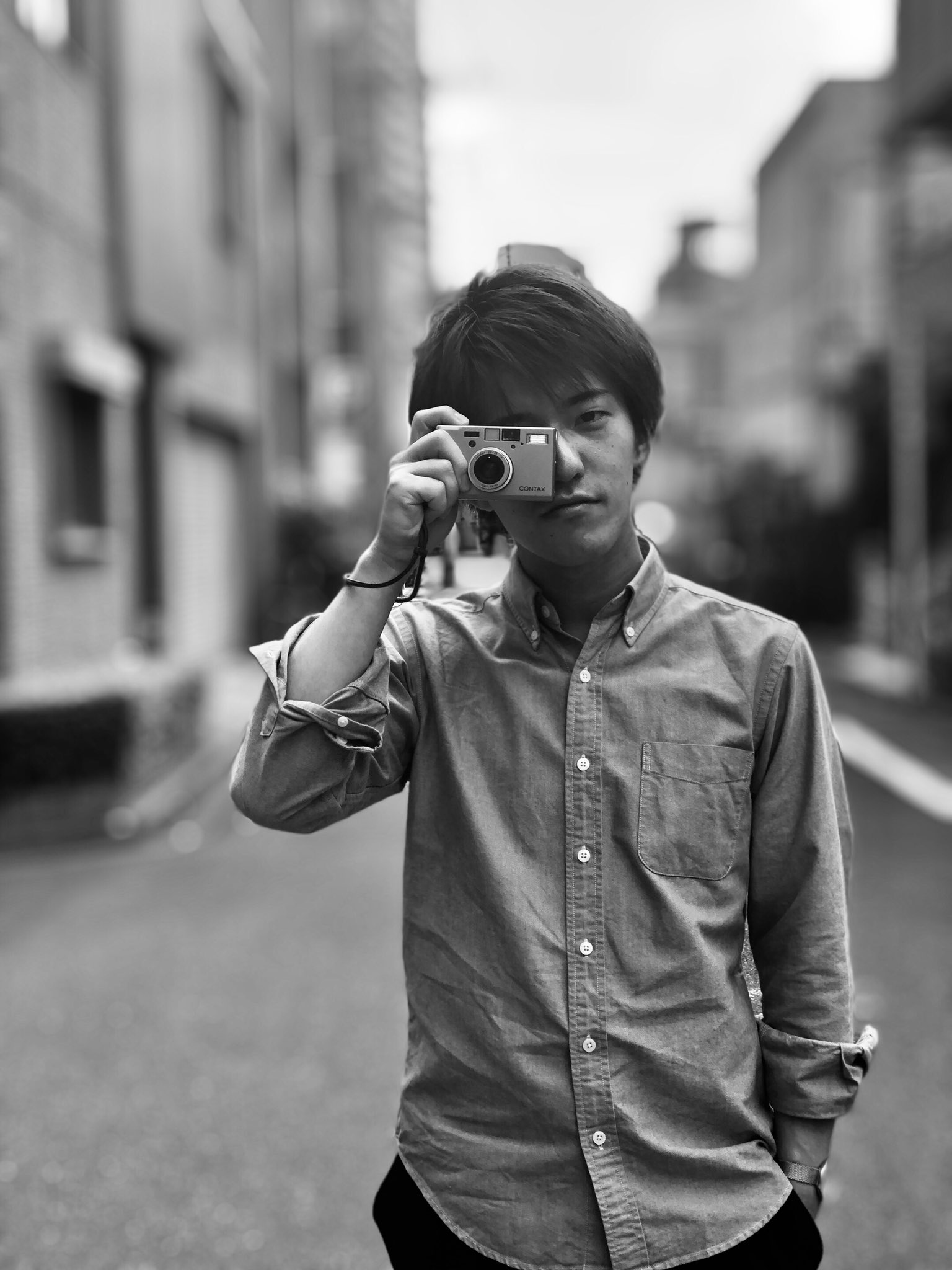 三葉堂寫眞機店 在庫情報 錦戸亮さんがcontax T3を使ってるんですって 芸能人の方がフィルムカメラを使ってくれて 若い方にも身近なものになるといいな 憧れの人と同じカメラが欲しいっていうのでフィルムカメラをはじめるのもアリだと思います 三葉堂寫眞機店 在庫情報 錦戸亮さんがcontax T3を使ってるんですって 芸能人の方がフィルムカメラを使ってくれて 若い方にも身近なものになるといいな 憧れの人と同じカメラが欲しいっていうのでフィルムカメラをはじめるのもアリだと思います