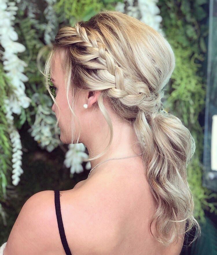duckanddry's tweet image. A braided wavy ponytail for a Ducking Good start to your week 👌🏽
📸 @DaisyRobins 
•
•
#duckanddry #madeinchelsea #braids #braidbar #hairwaves #braidedponytail #updo #autumnhair #autumntrends #autumnlooks #chelseahair #chelseatrends #chelsealooks #hairspo #hairgoals #prettyhair