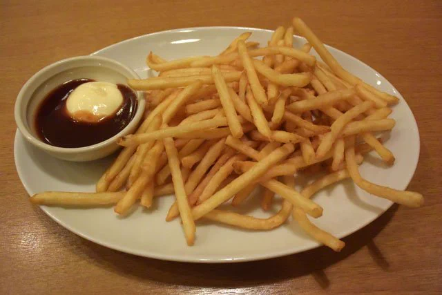 フライドポテトチェックリスト、チェーン店別徹底比較。フライドポテト好きな方はぜひご参考に。