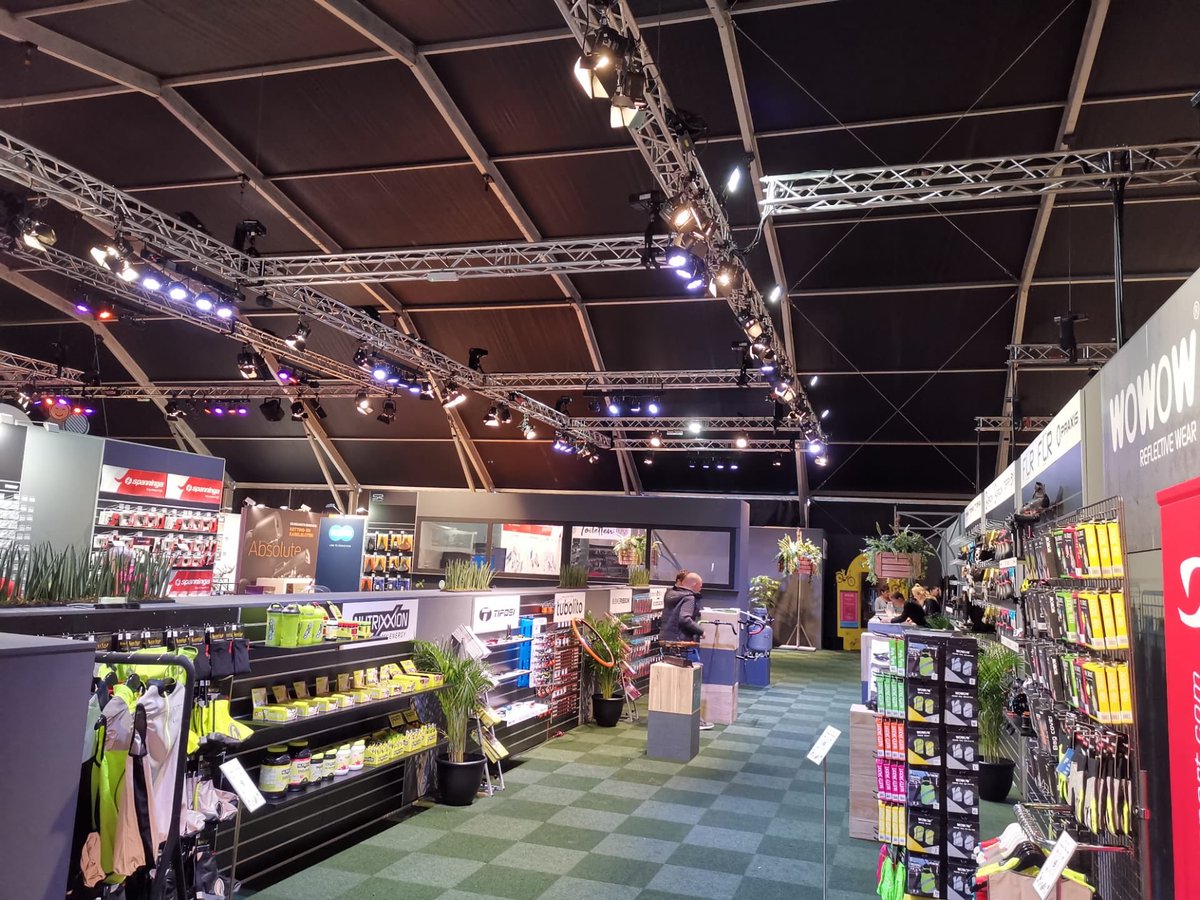 Ready for the next Trade Show at <a href="/Kruitbosch/">Kruitbosch</a> ✔️💯 👀

#roadsafety #veiliginhetverkeer #safetyfirst #safecycling #fashionable #wowowreflectivewear #raceviz