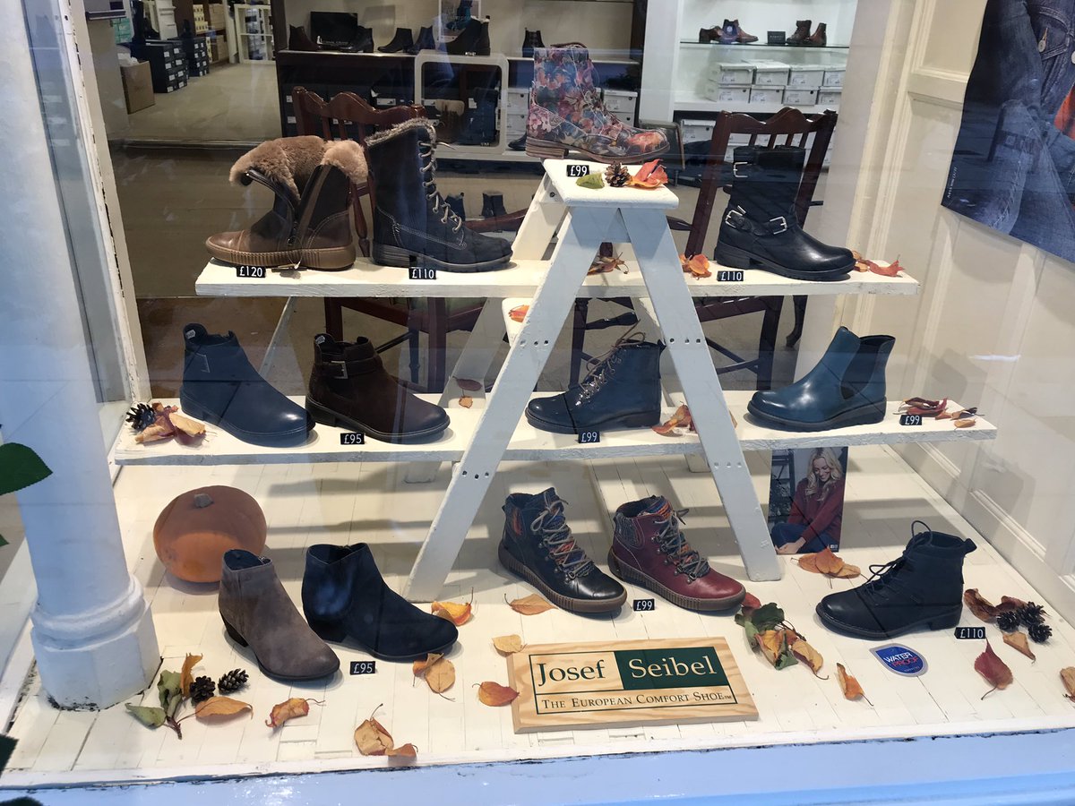 bankslyonshoes's tweet photo. Our window is filled with autumn colours. Call in and have a try. #Lancaster #lovelancaster https://t.co/I3eWWmUn54