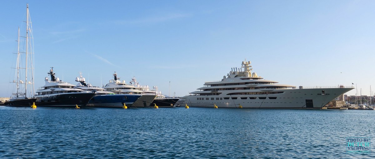 Dutchyachting's tweet photo. #Antibe’s #QuaidesMilliardaires honor her name with 1.135m/ 3,724’ of #yachts. #Bacarella, #LadyBritt, #Najiba, #Elysian, #Hadia, #Flag, #AuroraBorealis, #Mosaique, #Broadwater, #Asahi, #Phoenix2, #MadameGu, #HereComestheSun, #Samar, #Hurricanerun & #Dilbar. Photos @DutchYachting https://t.co/UtDz2TkPZS