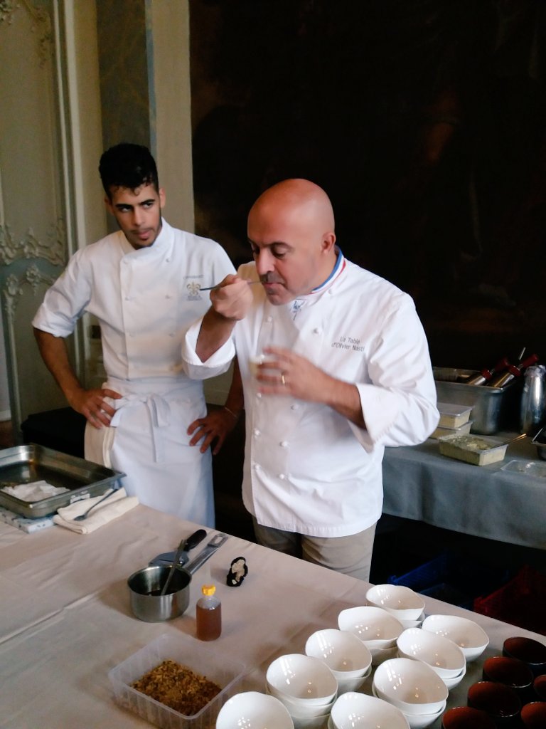 cra_grandest's tweet photo. Lancement de la saison automnale des truffes du @regiongrandest par l'association des Trufficulteurs du Grand Est (#ATGE) à la @VilledeNancy. 4 à 6 tonnes par an pour ce produit prestigieux sublimé par deux chefs étoilés https://t.co/mmTSDF1QEP