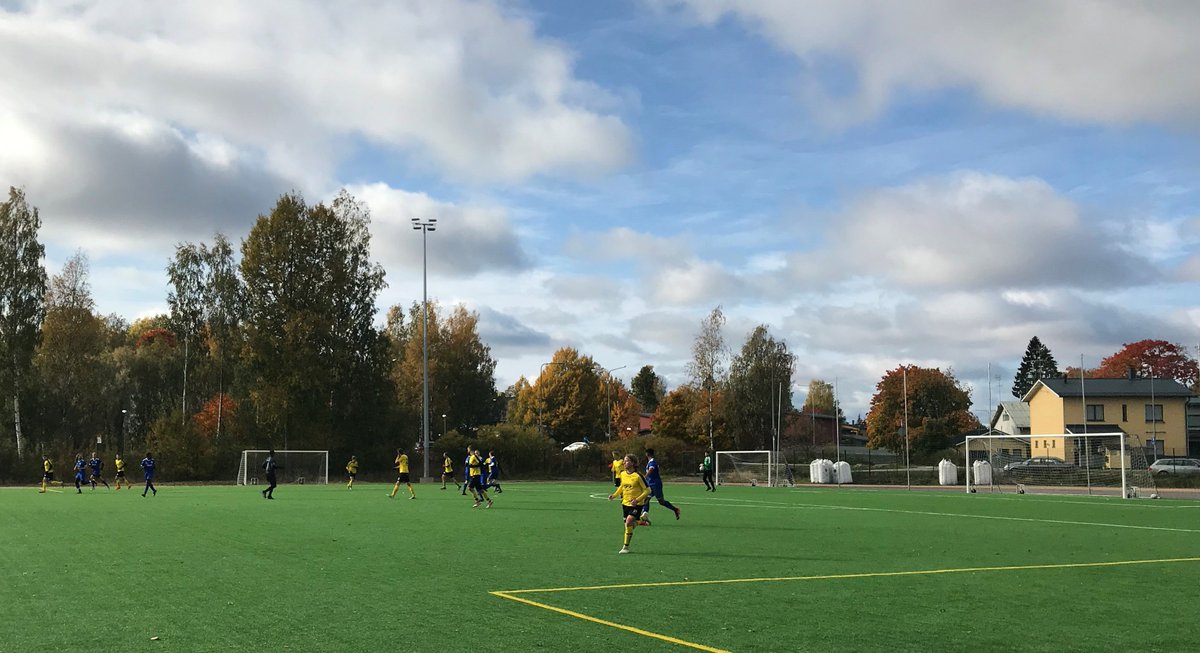 AtleticoMalmi's tweet photo. Kausi päättyi nihkeään tappioon, kun @KoipsM haki täydet pisteet Mosan Wembleyltä.

Ohessa vuoden viimeinen otteluraportti: https://t.co/6MPdBxAaqz

#Kolmonen #Suomifutis https://t.co/nN9fzueODz