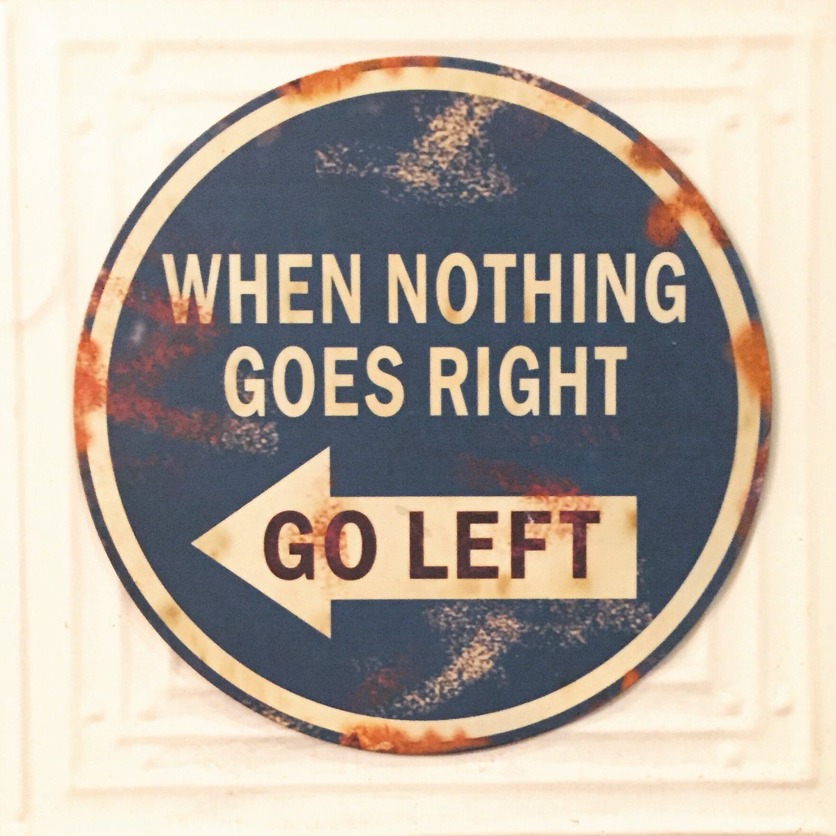 KateLarsenKeys's tweet photo. When nothing goes right, go left...
#LifeAdvice #StreetsOfAdelaide #Radelaide https://t.co/6Crb46FvXO