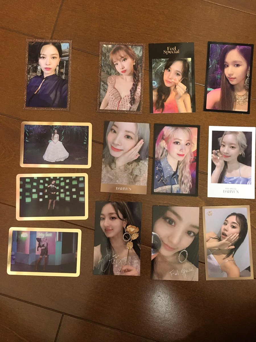 tmk_twice's tweet photo. 譲）1枚目
ゴールドトレカはサナ・ジヒョ・ミナ

求）2枚目の黒線以外のツウィ
ゴールドトレカはツウィ・チェヨン

#FeelSpecial #トレカ交換 #TWICE
#ナヨン #ジョンヨン #モモ #サナ #ジヒョ #ミナ #ダヒョン #チェヨン #ツウィ https://t.co/oFMDWhrKN4
