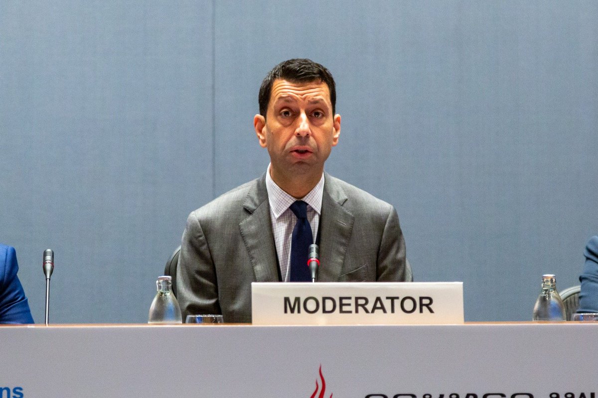 UNESCAP's tweet photo. “It's clear that an #energy transition is happening, but a transformation is not. What are the key levers of change to unlock barriers toward #SDG7 and the #2030Agenda?” - ESCAP Deputy Executive Secretary @donkaveh1 appeals to high-level panellists at #IFESD. #EnergyWeek2019 https://t.co/DhYcZfqq09