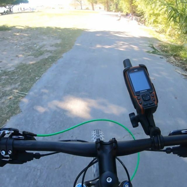 I was out riding and testing my new #goprohero7. I’m glad this young lady didn’t decide to chase all of the geese :) #mtb #scottbikes #gopro ift.tt/2AN1oPc