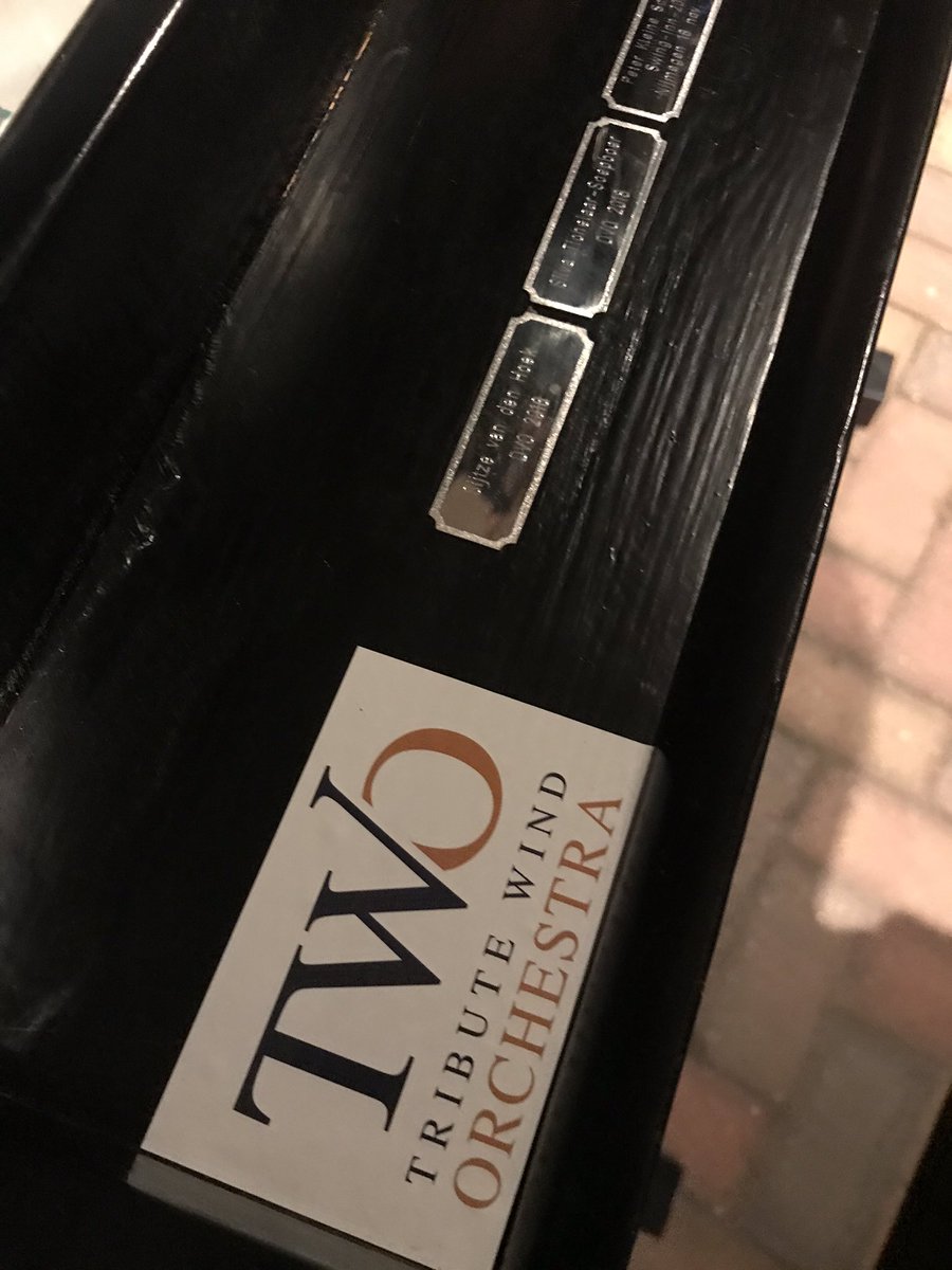 En toen was er een nieuw orkest. Die verdient ook vermelding op de vermaarde Betoeterde dirigentenbok. #tributewindorchestra